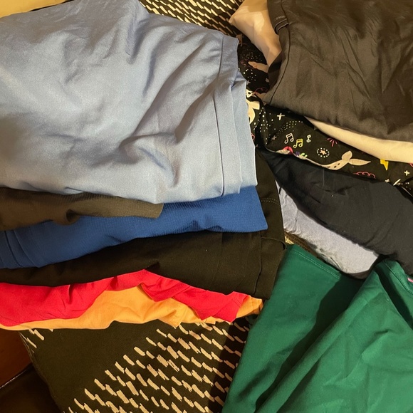 Healing Hands scrubs sets, pants and tops - Picture 2 of 4